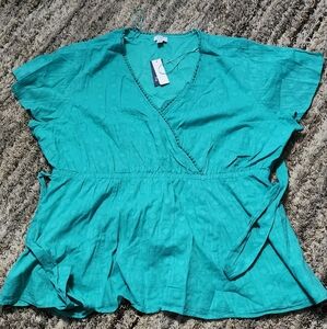 Womens Crown &Ivy blouse